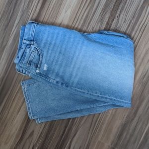 American Eagle Curvy Mom Jean
